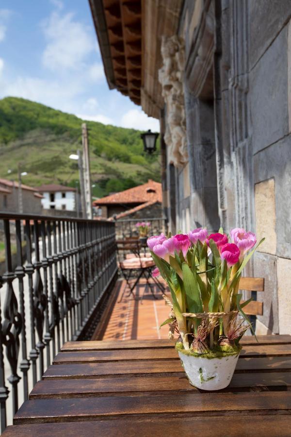 Maison d'hôtes La Casona De Lombrana, En Polaciones Extérieur photo