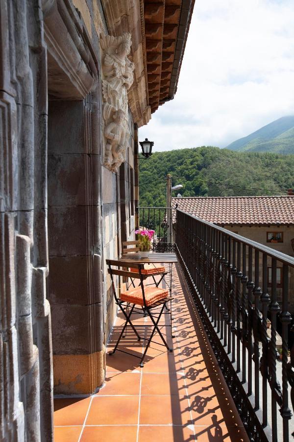 Maison d'hôtes La Casona De Lombrana, En Polaciones Extérieur photo