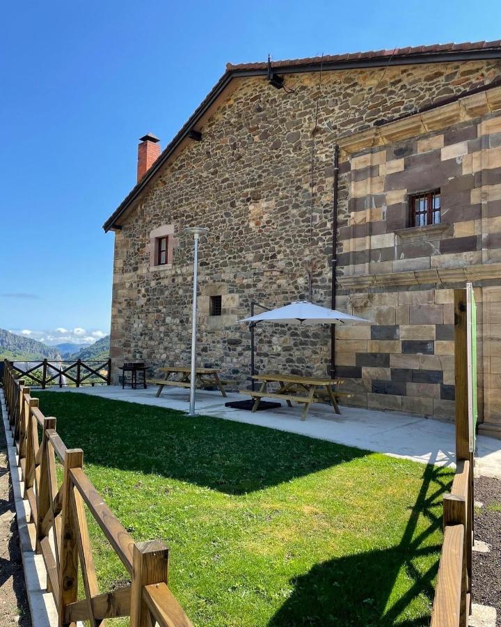 Maison d'hôtes La Casona De Lombrana, En Polaciones Extérieur photo